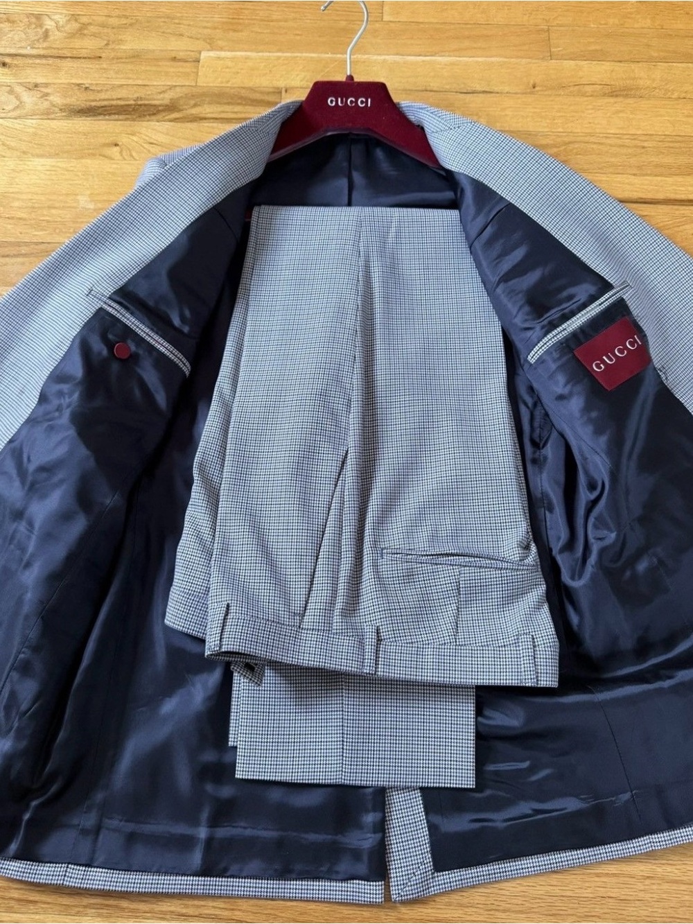 Gucci Double Breasted Wool Suit 2 
Men's 46R • New/Never Worn. Limited Edition🎉